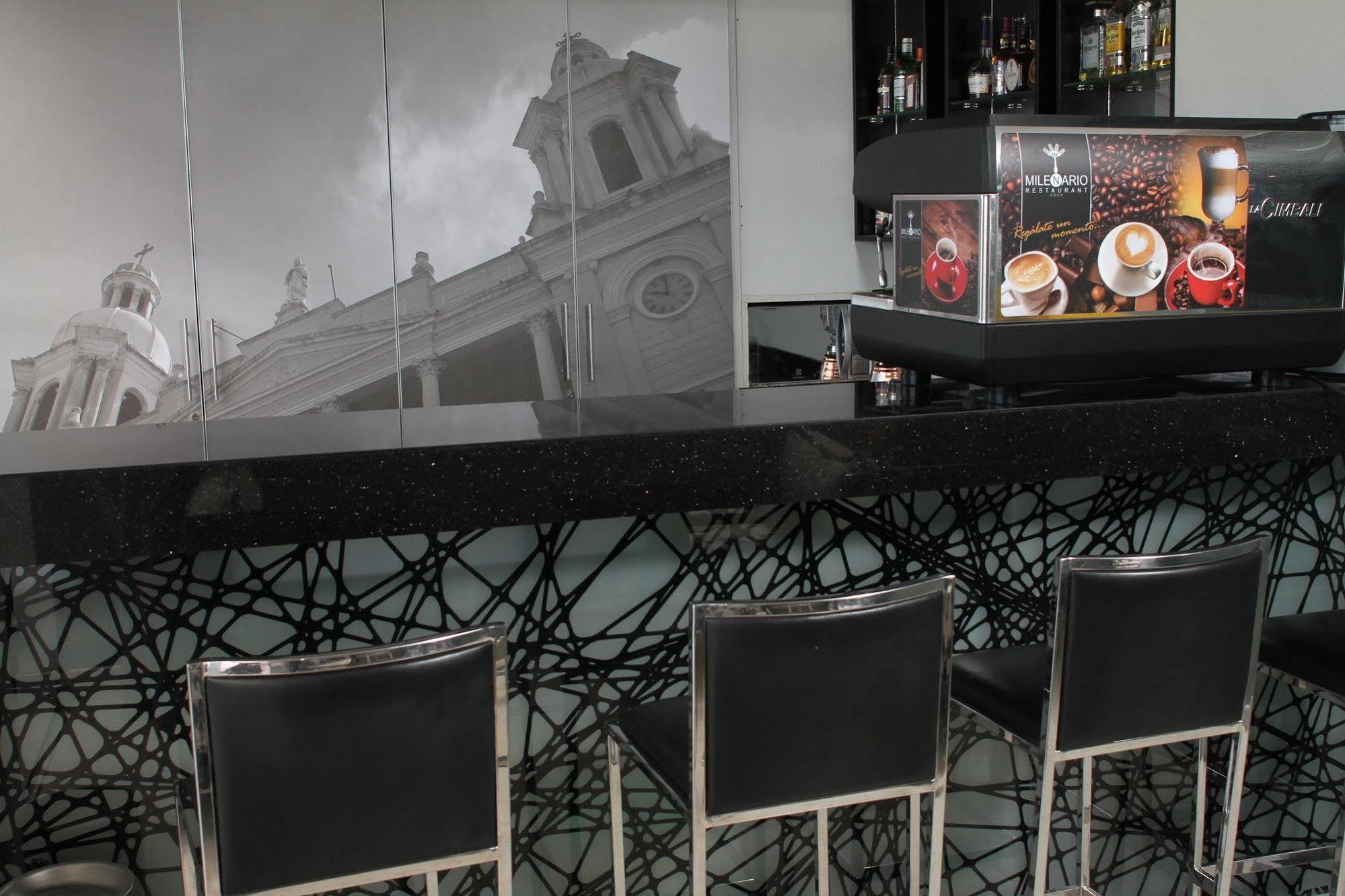 Sunec Hotel チクラーヨ エクステリア 写真